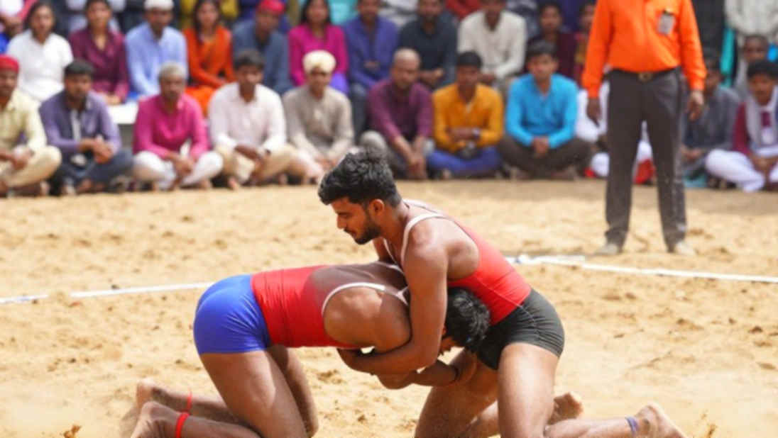 এশিয়ান গেমস ২০২৬-এর অলিম্পিক স্বর্ণপদকের আগে: ভারত-ইরান কাবাডি ফাইনালের ৪০ মিনিটের সত্য, যেখানে ৪,২০০ দর্শক আর ৩ পয়েন্টের ব্যবধান আসল স্কোরবোর্ড নয় এশিয়ান গেমস ২০২৬-এর অলিম্পিক স্বর্ণপদকের আগে: ভারত-ইরান কাবাডি ফাইনালের ৪০ মিনিটের সত্য, যেখানে ৪,২০০ দর্শক আর ৩ পয়েন্টের ব্যবধান আসল স্কোরবোর্ড নয়
