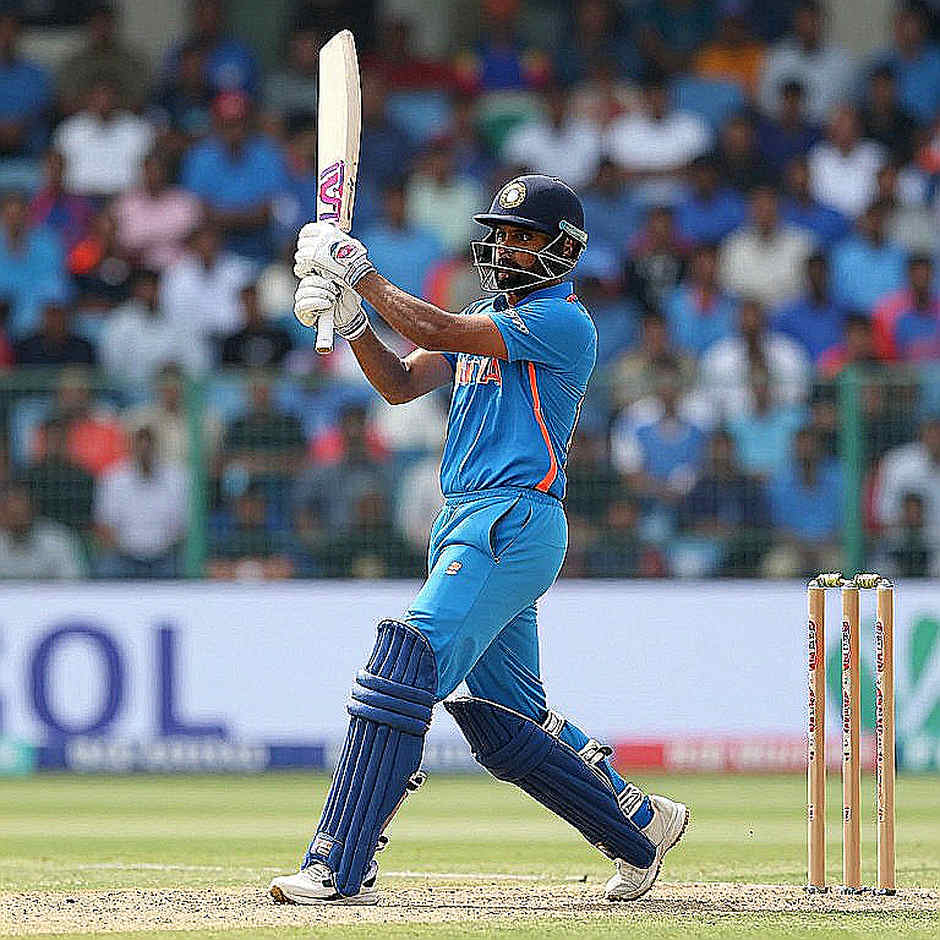 Asia Cup Dawn, the Sydney Clock: Distance Is the Bigger Score Than the Trophy