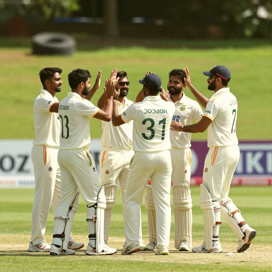 অধিনায়কত্ব ছাড়লেন ধনঞ্জয়: ১৮ টেস্টের ৭-৮-৩ রেকর্ড আর ৩৬.৪৫ গড়ের হিসাব